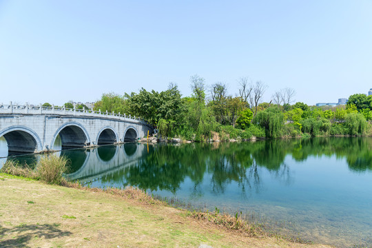 成都锦城湖公园湖景