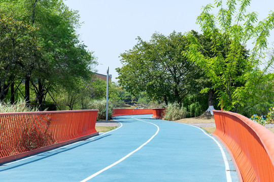 成都锦城湖公园景观桥路径