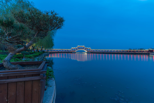 苏州锦溪古镇古廊桥夜景