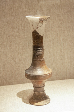 河南博物院藏品陶觚形器
