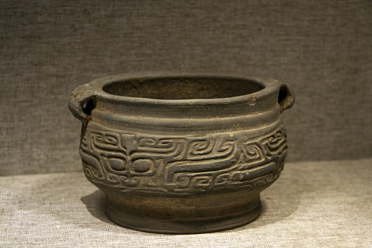 河南博物院藏品夔纹陶杯