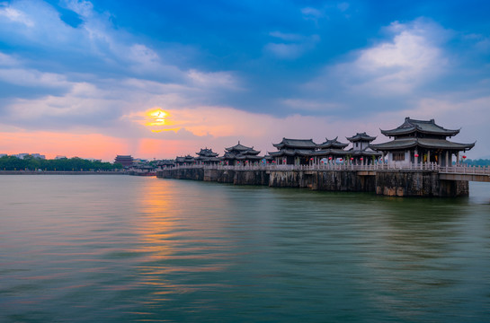 潮州广济桥夜景