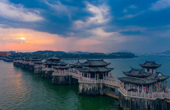 潮州广济桥夜景