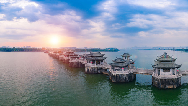 潮州广济桥夜景