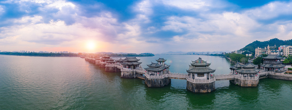 潮州广济桥夜景