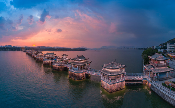 潮州广济桥夜景