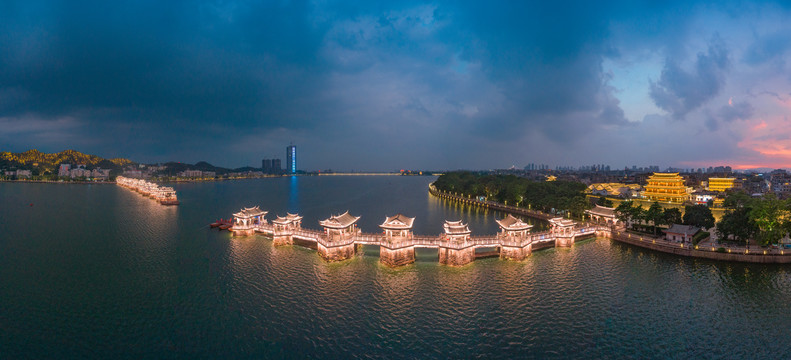 潮州广济桥夜景