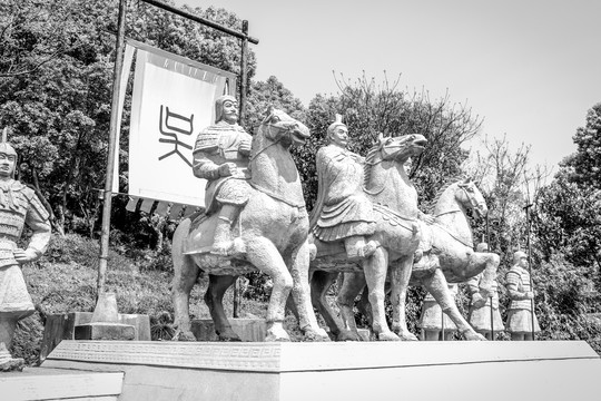三国战士雕像