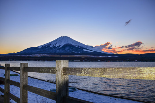 田贯湖