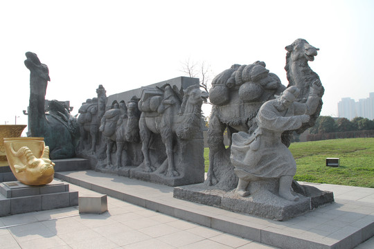丝路东端雕塑