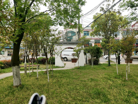 敬一广场