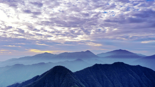 航拍大山风光