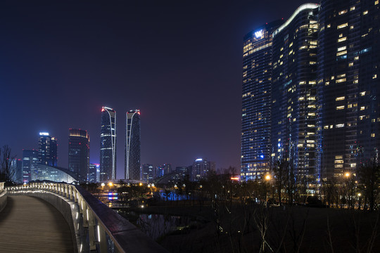 成都天府国际金融中心夜景