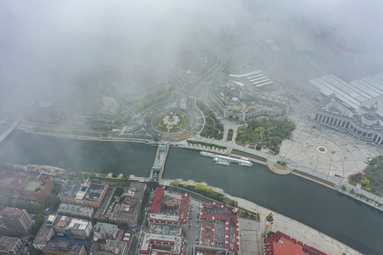 天津海河平流雾奇观