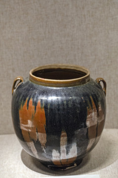 河南博物院藏品黑釉彩斑瓷罐