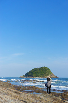 广东惠州黑排角海边徒步旅行