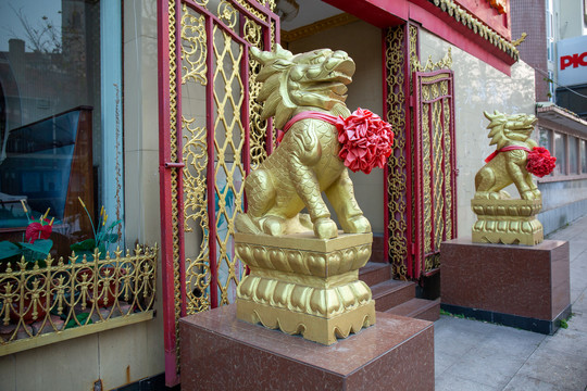 饭店门前狮子