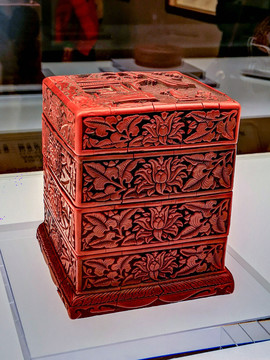 古代剔红花纹方形盒漆器工艺品