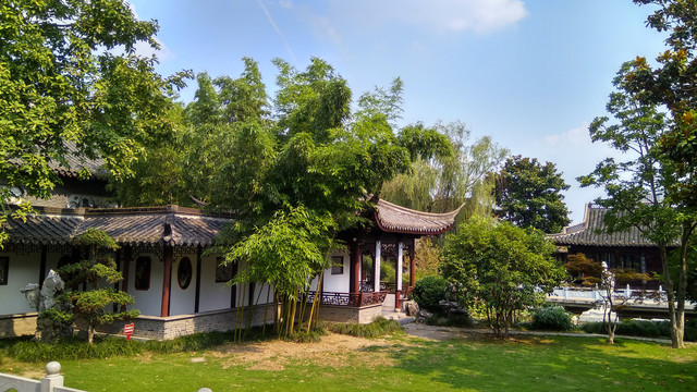 绿树楼台