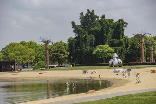 雕塑公园湖面