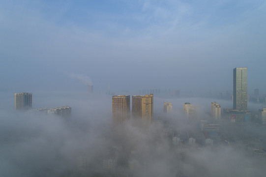 江苏省淮安市城市平流雾