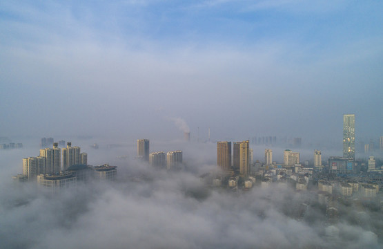 江苏省淮安市城市平流雾