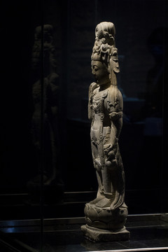 洛阳博物馆唐代观音菩萨造像