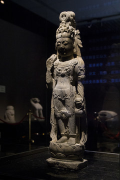 洛阳博物馆唐代观音菩萨造像