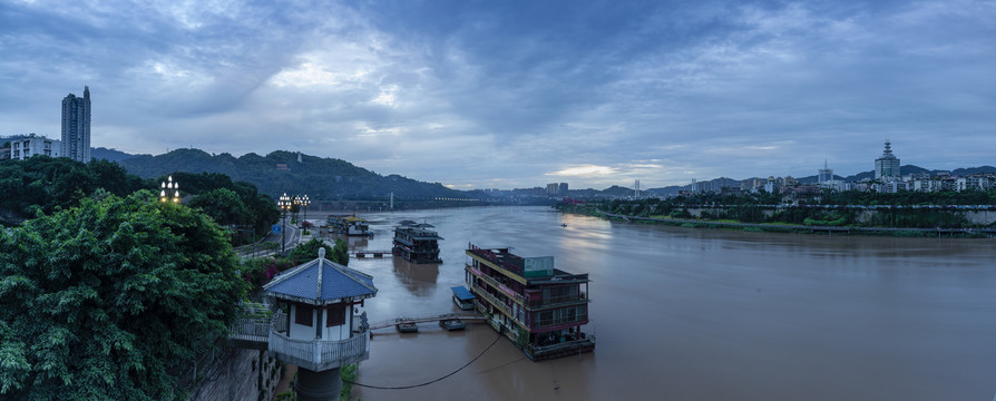 宜宾三江汇流城市景观