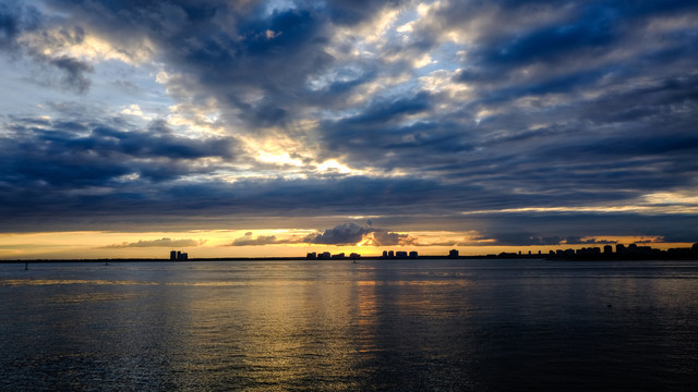 大海边乌云日出夕阳阳光落日