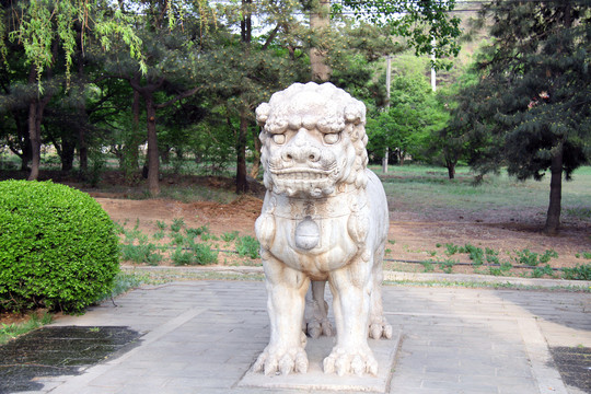 北京昌平明十三陵神道石像生狮子
