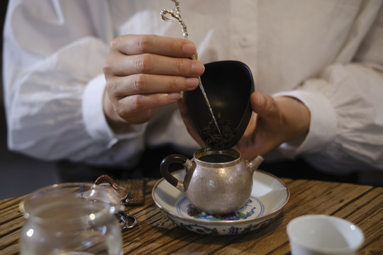 茶艺师泡茶