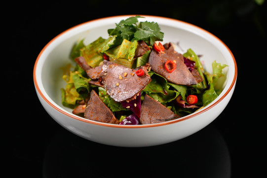 野菜拌牛肉