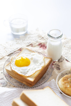 好吃的营养早餐牛奶面包鸡蛋糕点