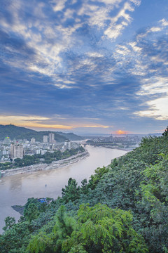 蓝天晚霞岷江