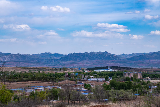 乡村小镇群山