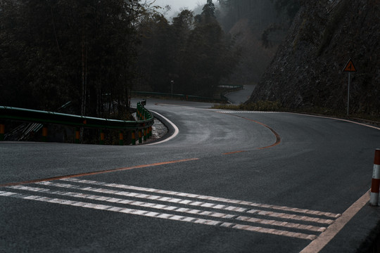 山路弯道山区