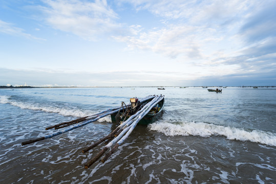 海滩渔船