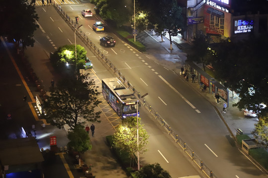 城市路口夜景