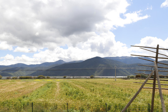 香格里拉纳帕海