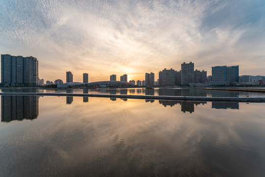 厦门海沧城市天际线黄昏景观