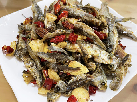 油炸小河鱼