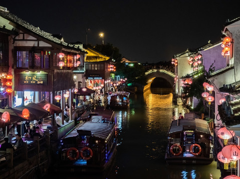 苏州古镇夜景