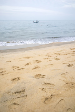 海边沙滩脚印