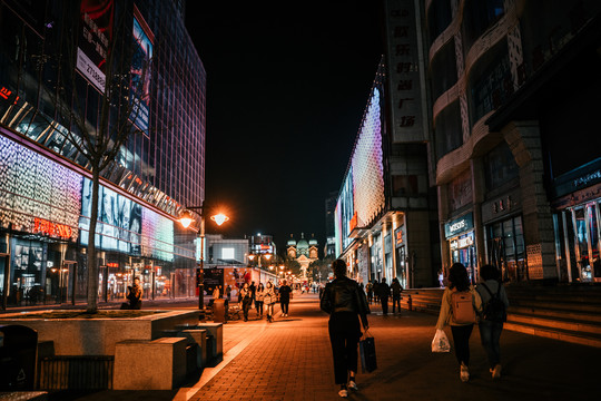 天津滨江道夜景