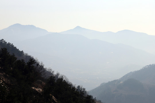 山东临沂蒙山晨雾