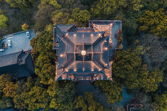 杭州吴山城隍阁黄昏夜景航拍