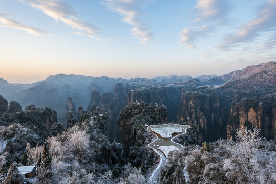 张家界空中田园雪景