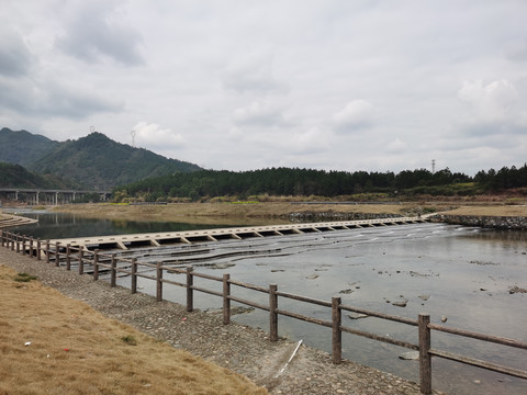 漂流溪水河道