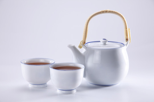 日本茶壶和茶杯的库存图片